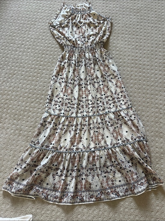 Max Studio Dresses & Skirts - Max Studio Cream Floral Tiered Maxi Dress